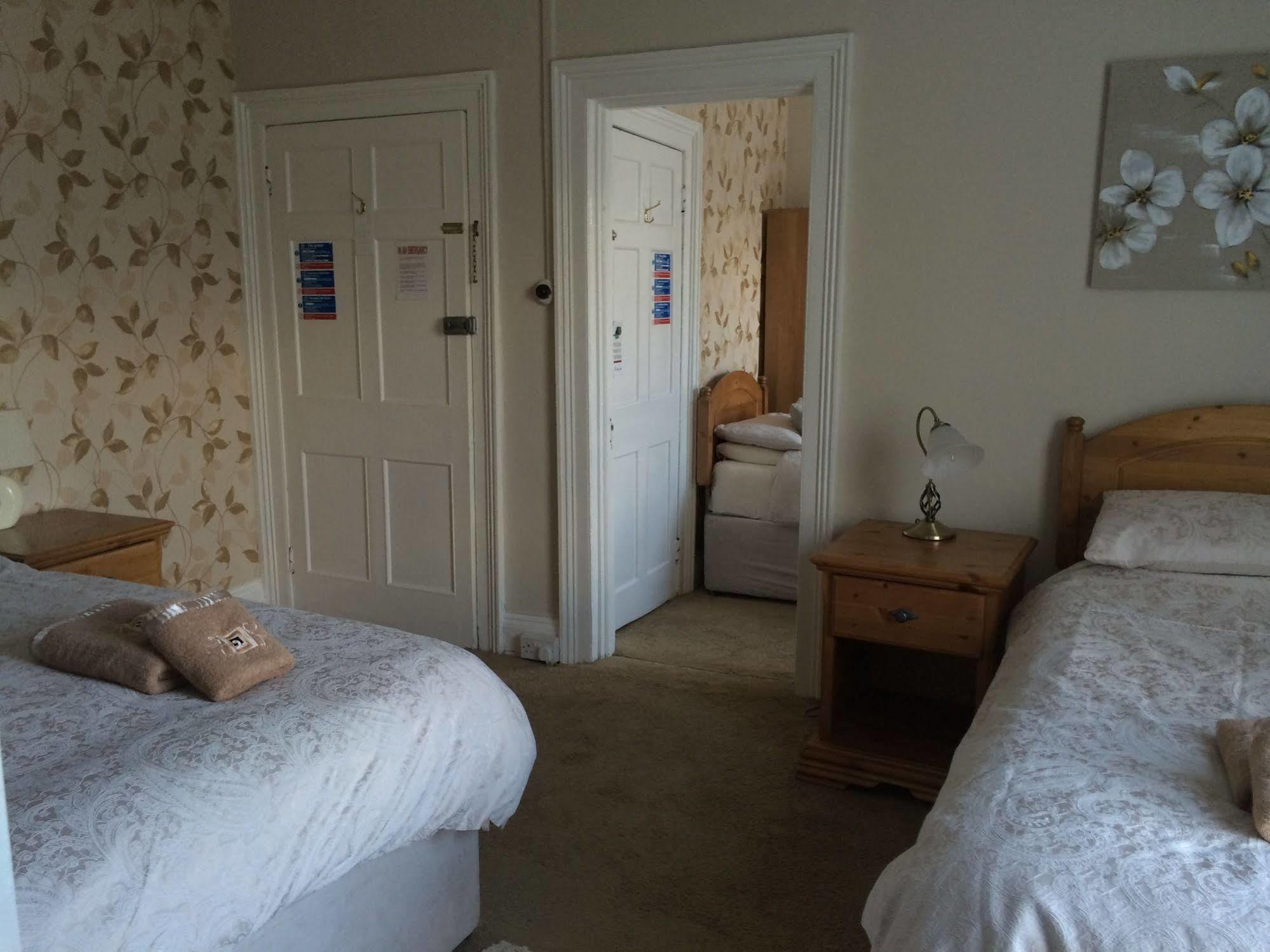 Hilbury Court Hotel Троубридж Екстер'єр фото